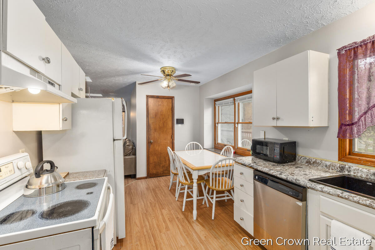 4982 Wilcox Road, Holt, MI, 48842-1958