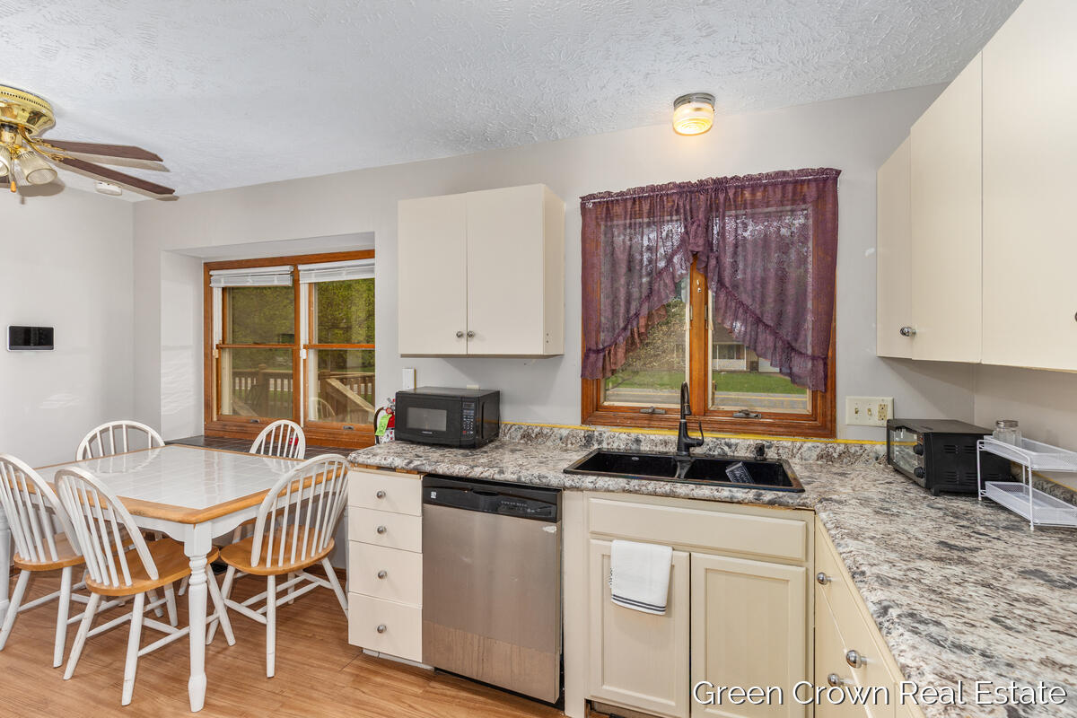 4982 Wilcox Road, Holt, MI, 48842-1958