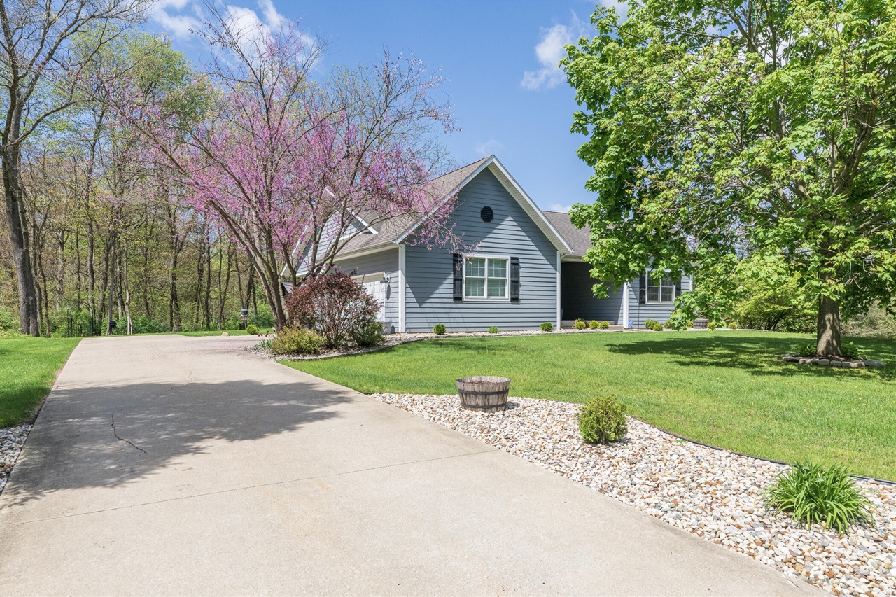 37 Summerset Drive, Kalamazoo, MI, 49009-8203