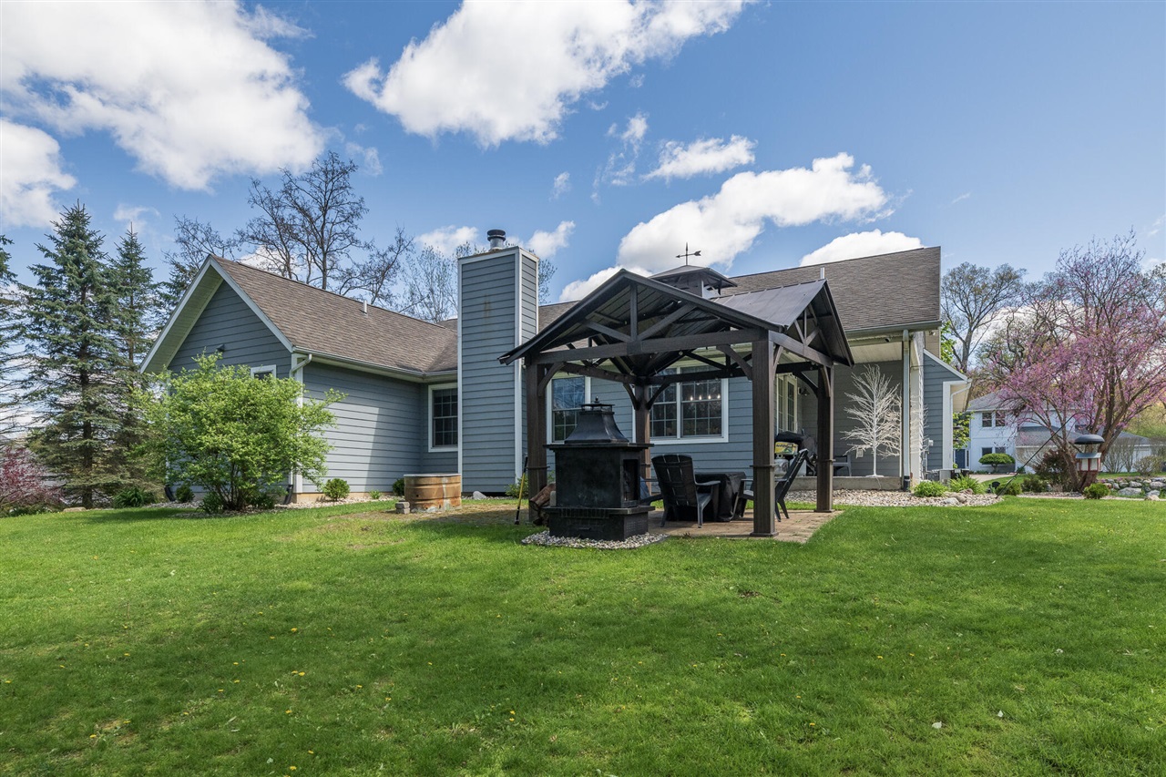 37 Summerset Drive, Kalamazoo, MI, 49009-8203