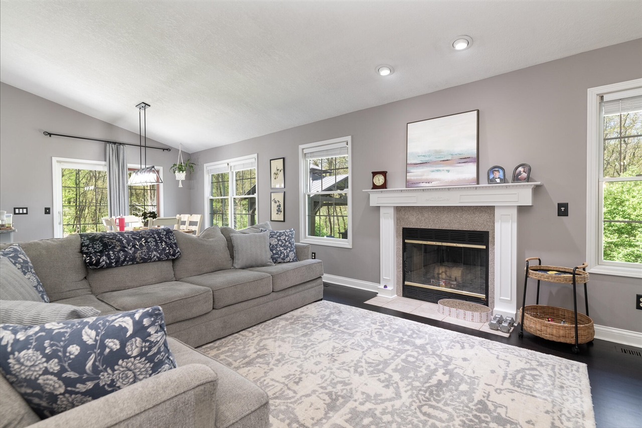 37 Summerset Drive, Kalamazoo, MI, 49009-8203