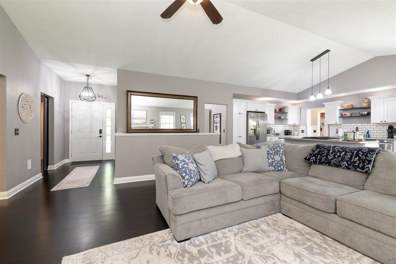 37 Summerset Drive, Kalamazoo, MI, 49009-8203