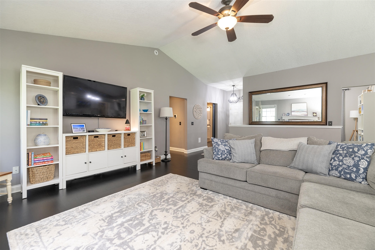 37 Summerset Drive, Kalamazoo, MI, 49009-8203