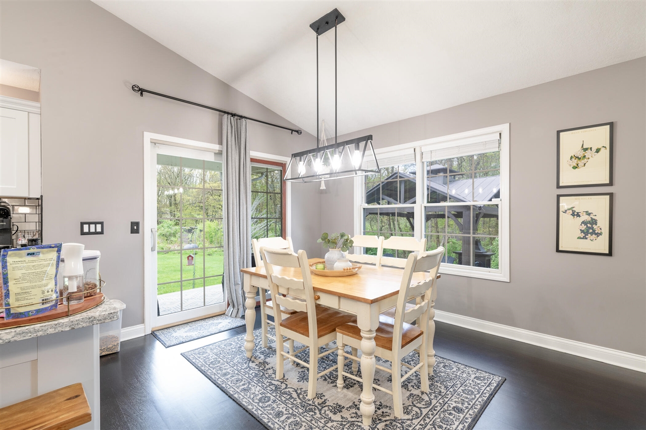 37 Summerset Drive, Kalamazoo, MI, 49009-8203