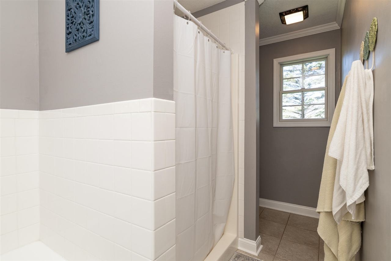 37 Summerset Drive, Kalamazoo, MI, 49009-8203