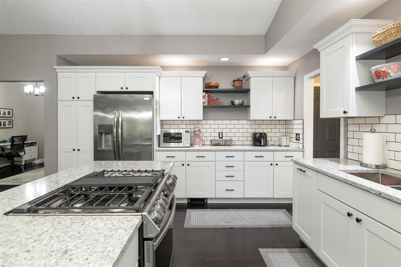 37 Summerset Drive, Kalamazoo, MI, 49009-8203