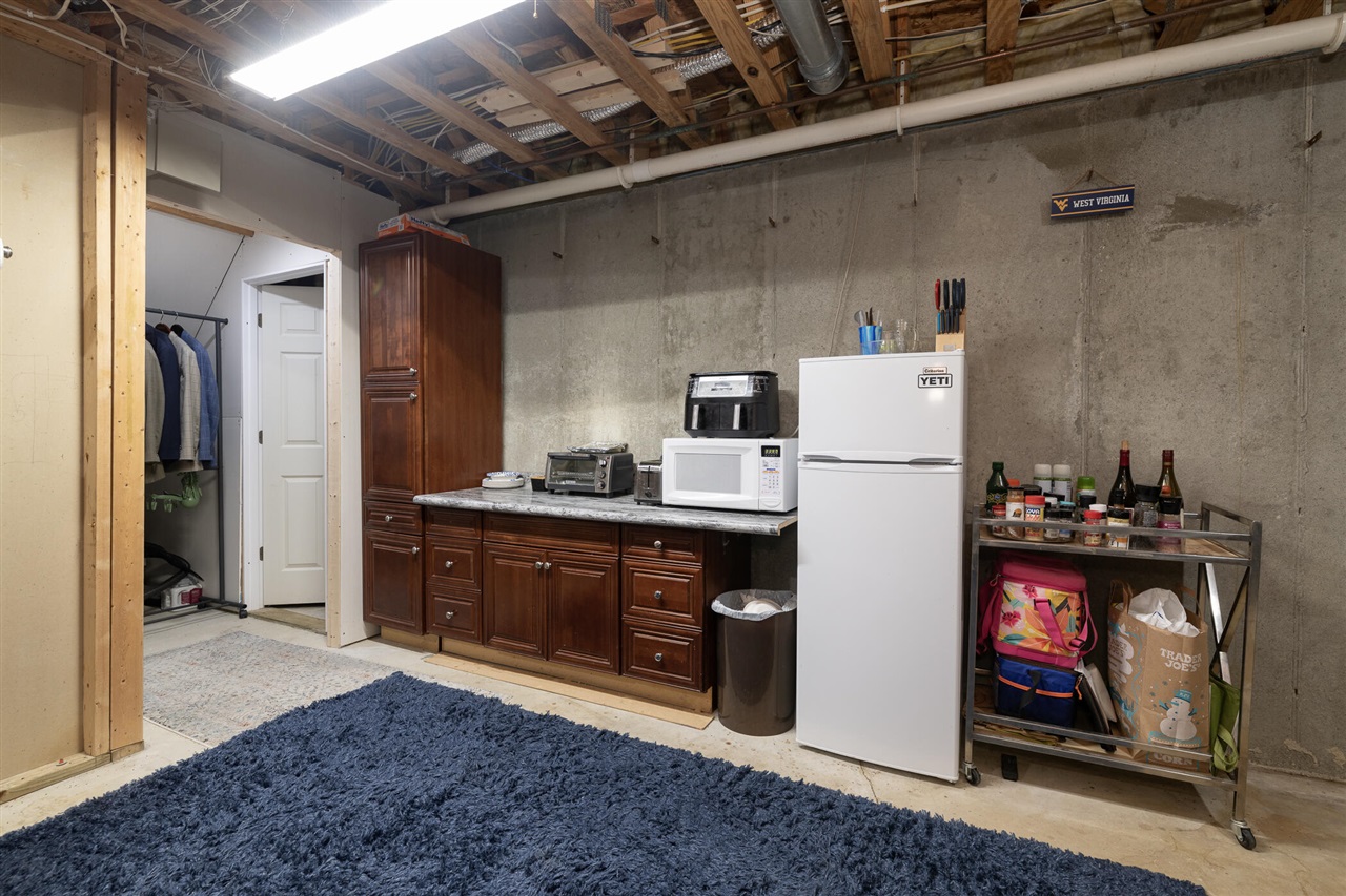 37 Summerset Drive, Kalamazoo, MI, 49009-8203