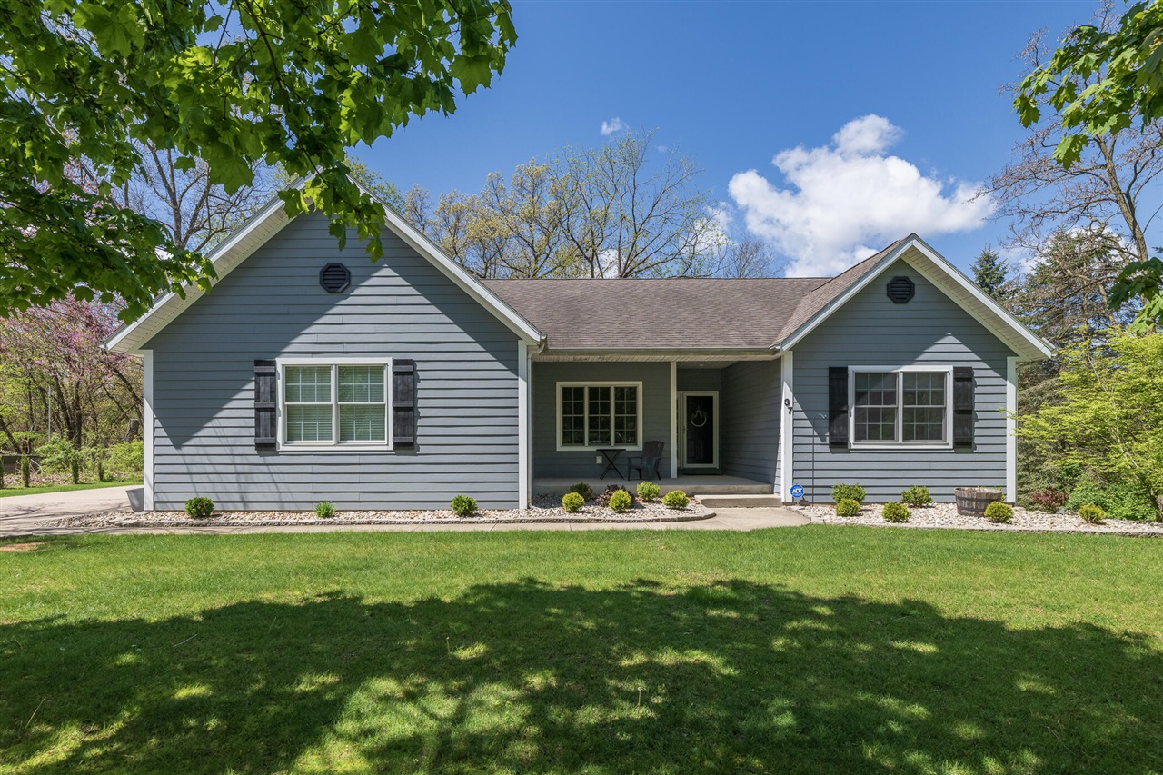 37 Summerset Drive, Kalamazoo, MI, 49009-8203