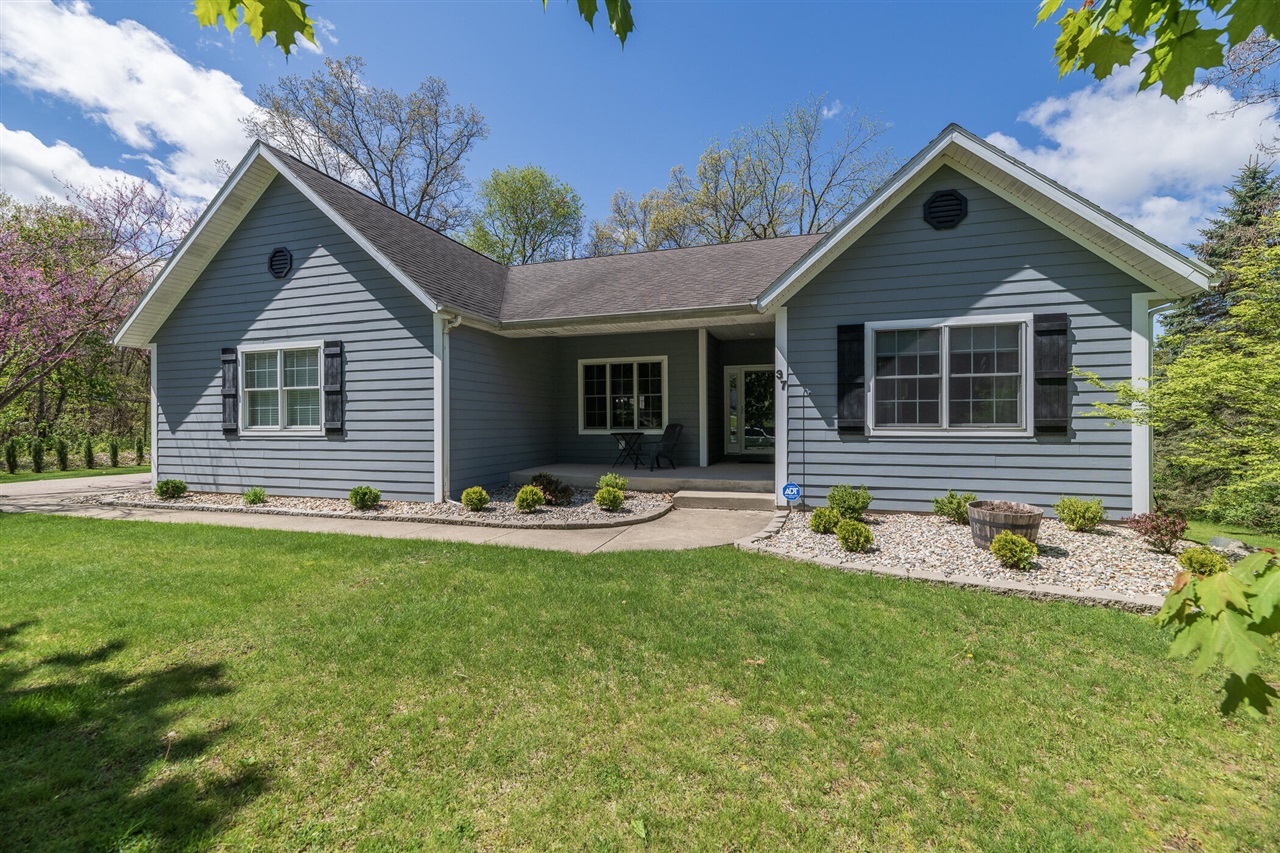 37 Summerset Drive, Kalamazoo, MI, 49009-8203