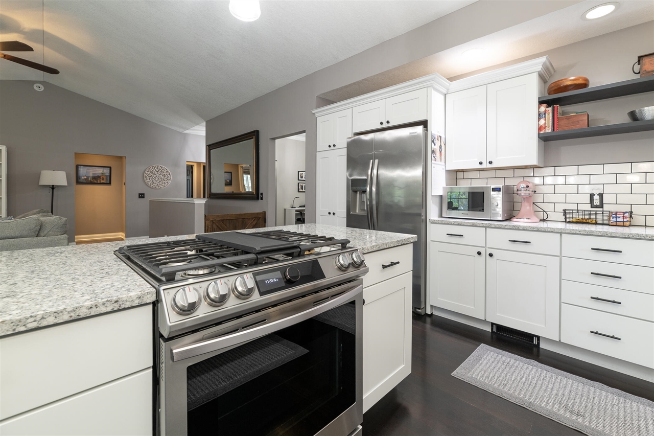 37 Summerset Drive, Kalamazoo, MI, 49009-8203