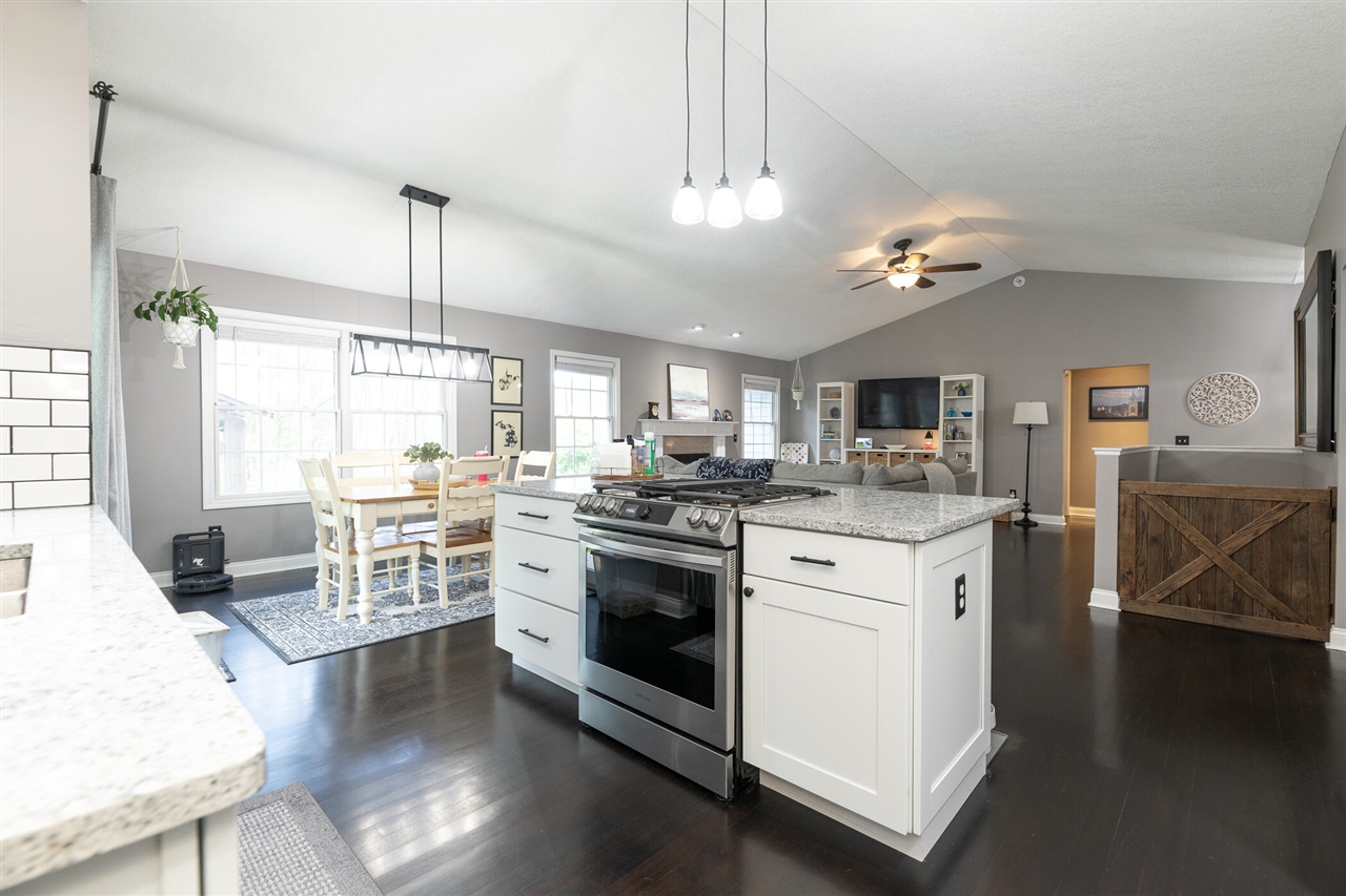 37 Summerset Drive, Kalamazoo, MI, 49009-8203