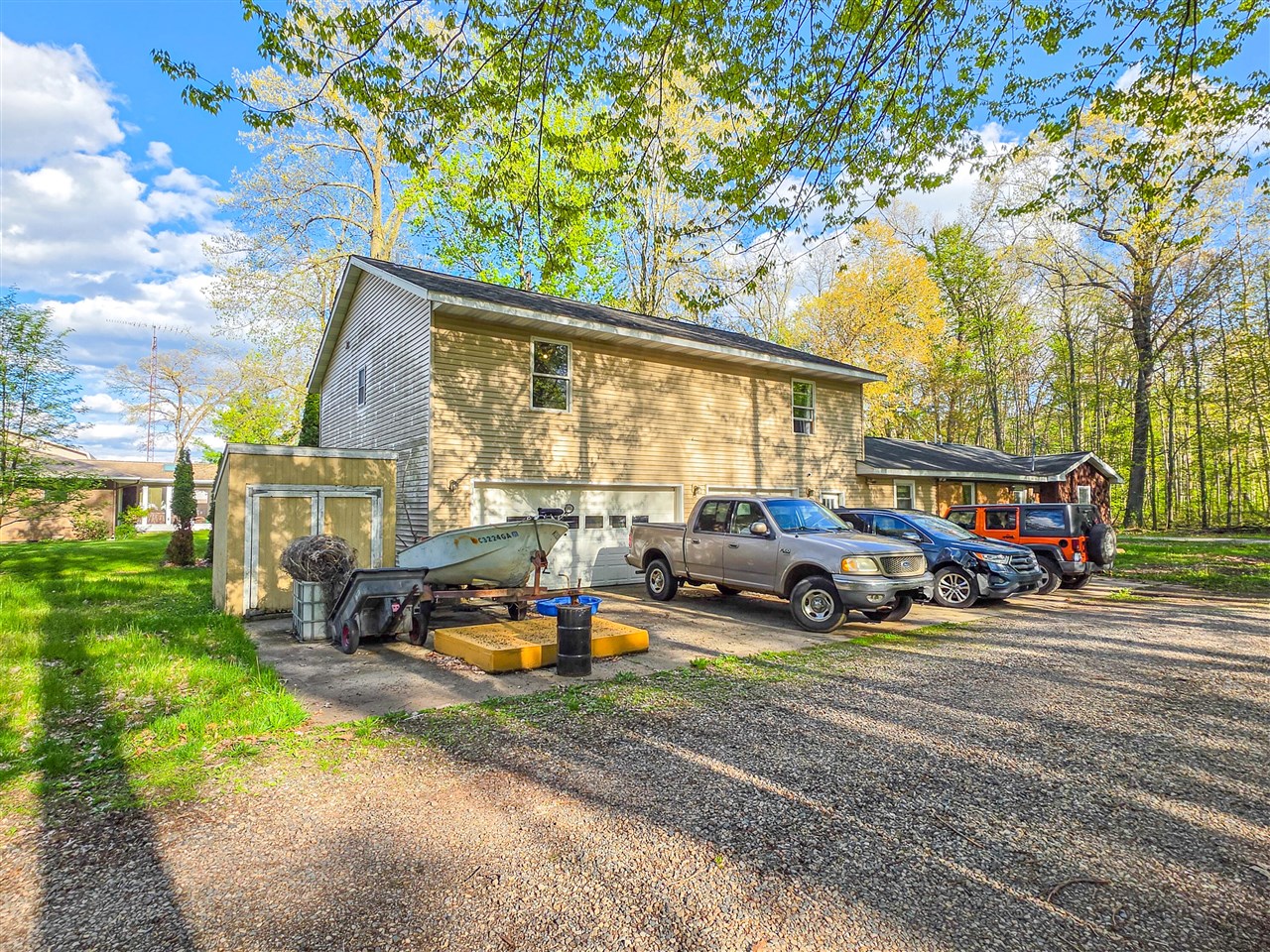 2nd image of 257 Edgewood Dr, Quincy, MI 49082 | MLS# 70529332