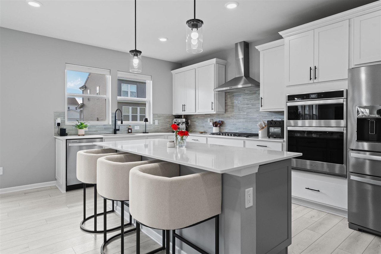 837 Kuss Drive, Saline, MI, 48176-2806