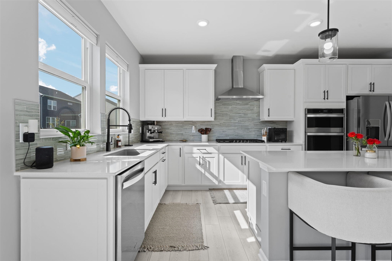 837 Kuss Drive, Saline, MI, 48176-2806