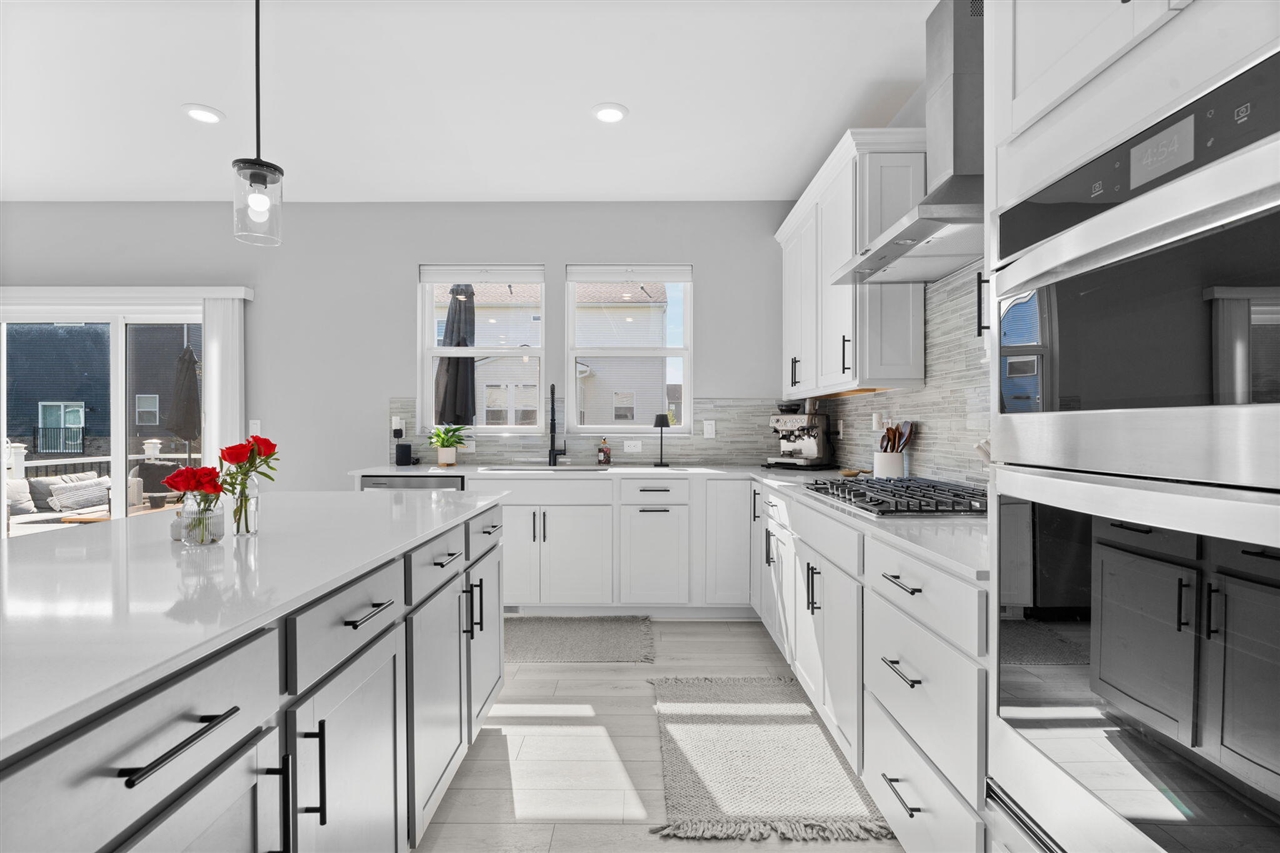 837 Kuss Drive, Saline, MI, 48176-2806