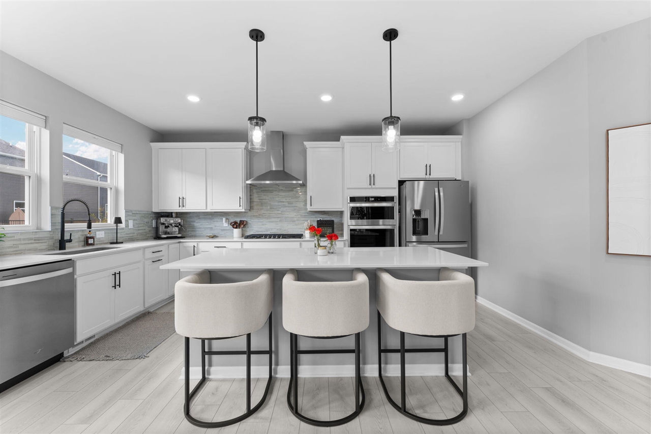837 Kuss Drive, Saline, MI, 48176-2806