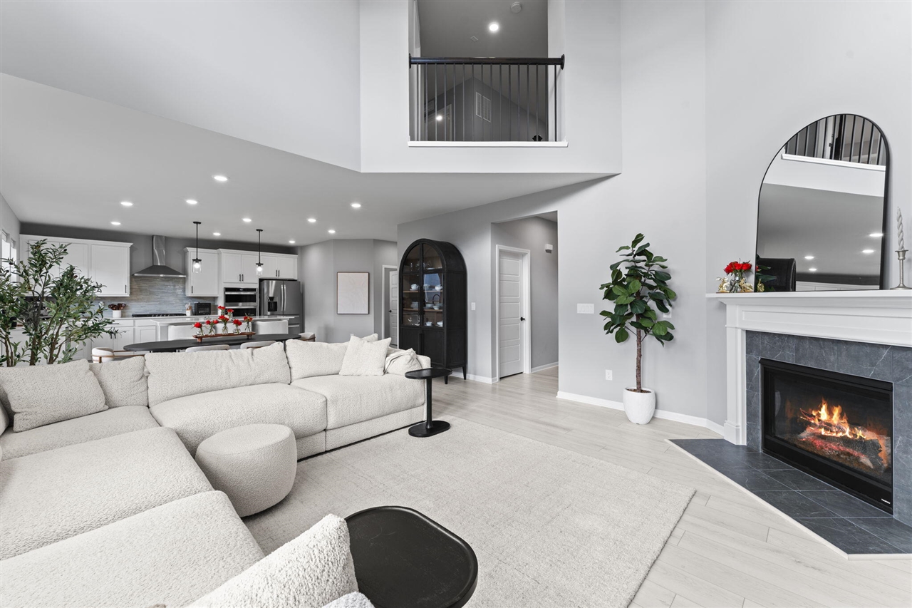 837 Kuss Drive, Saline, MI, 48176-2806