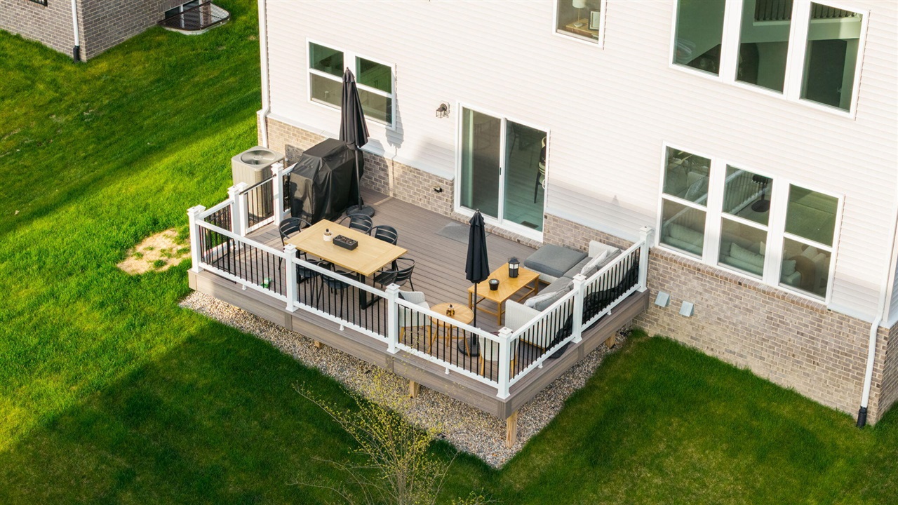 837 Kuss Drive, Saline, MI, 48176-2806