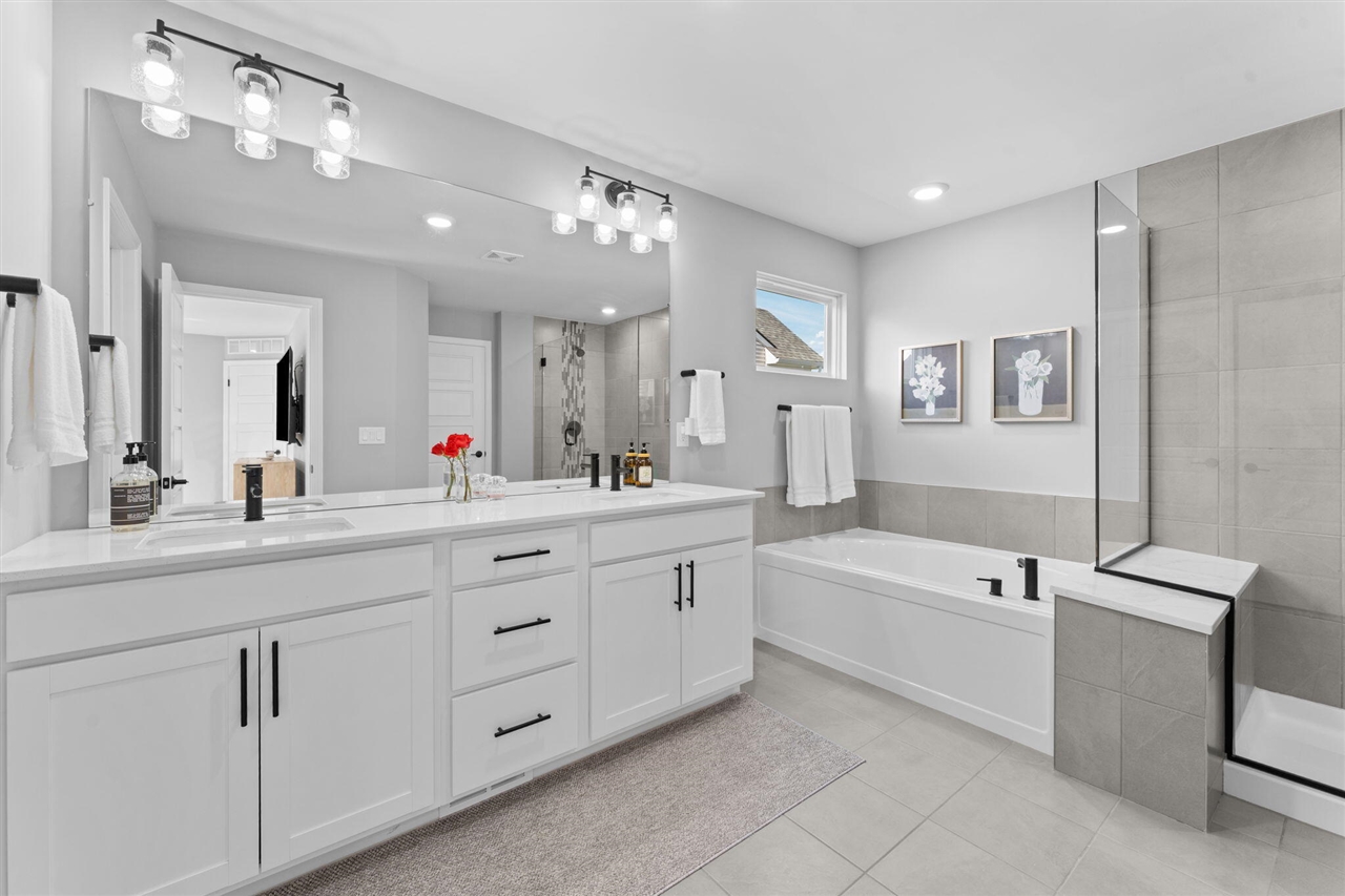 837 Kuss Drive, Saline, MI, 48176-2806