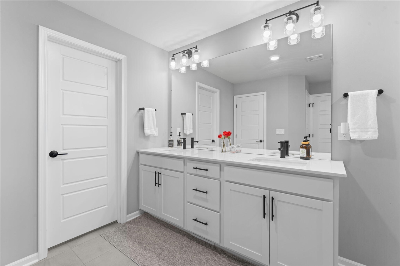 837 Kuss Drive, Saline, MI, 48176-2806