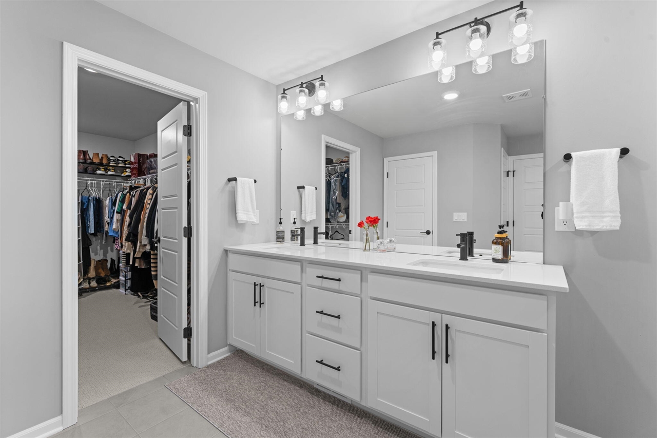 837 Kuss Drive, Saline, MI, 48176-2806