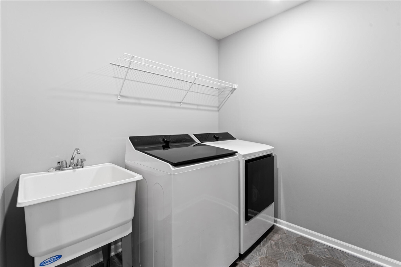 837 Kuss Drive, Saline, MI, 48176-2806