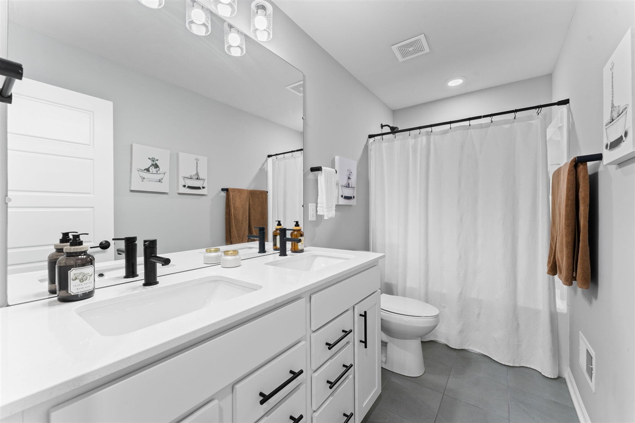 837 Kuss Drive, Saline, MI, 48176-2806