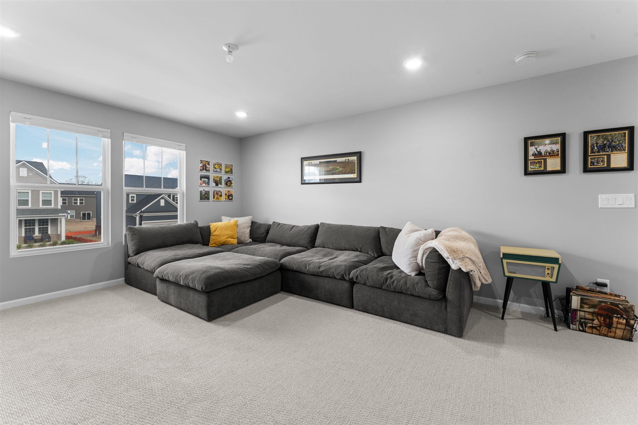 837 Kuss Drive, Saline, MI, 48176-2806