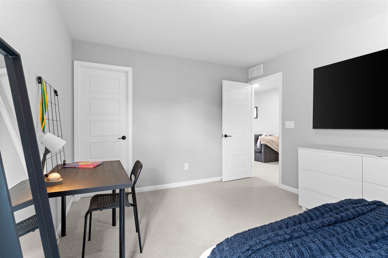 837 Kuss Drive, Saline, MI, 48176-2806