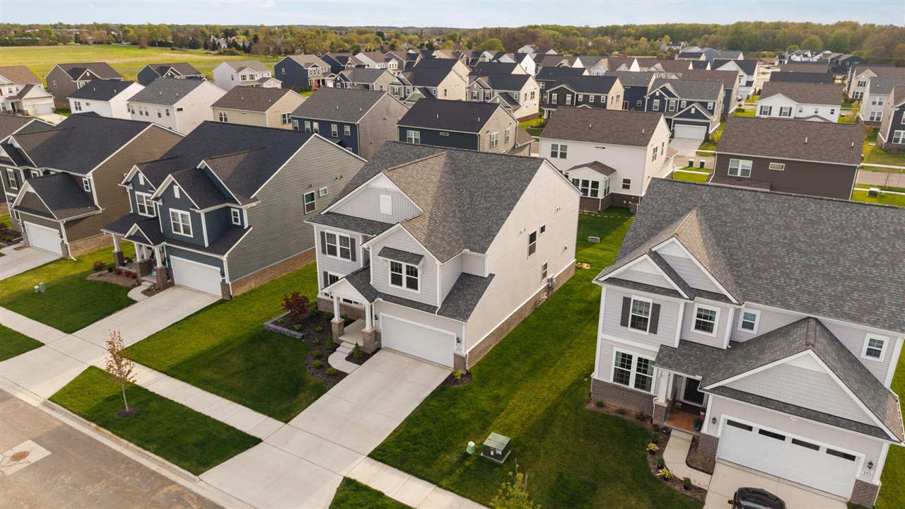 837 Kuss Drive, Saline, MI, 48176-2806