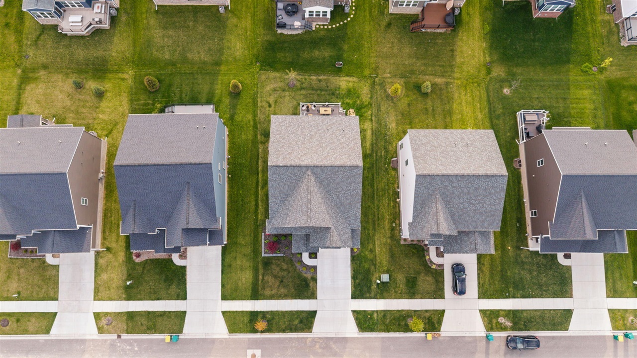 837 Kuss Drive, Saline, MI, 48176-2806