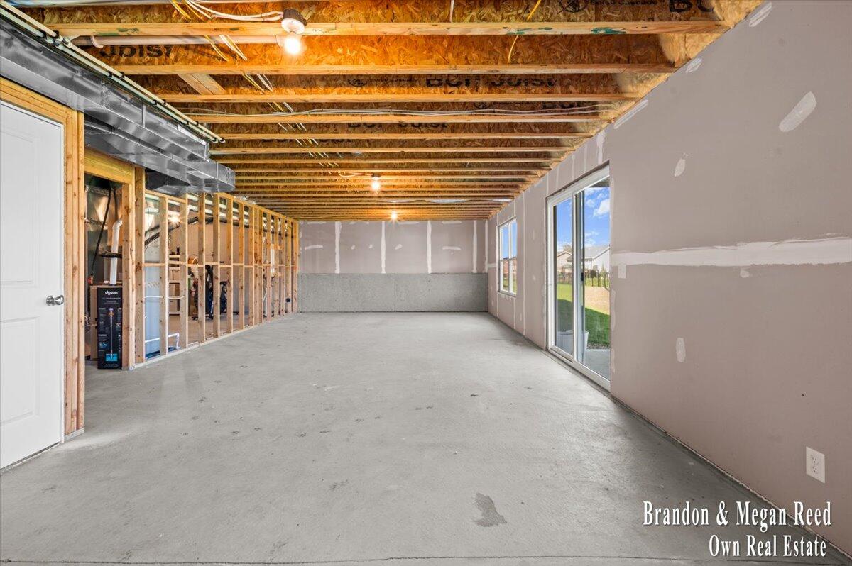 9477 Fields Drive, Zeeland, MI, 49464