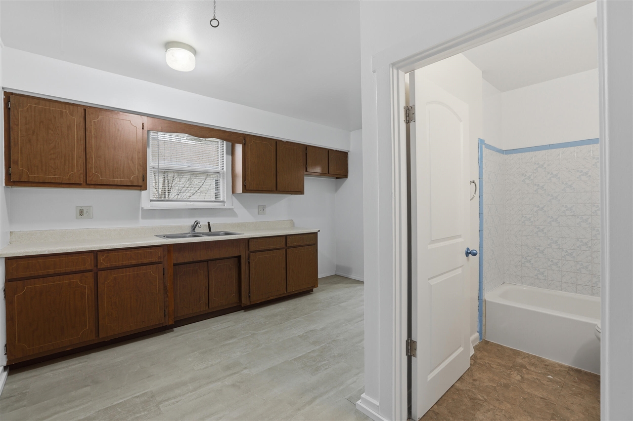 35230 Sheffield Street, Westland, MI, 48186-4456