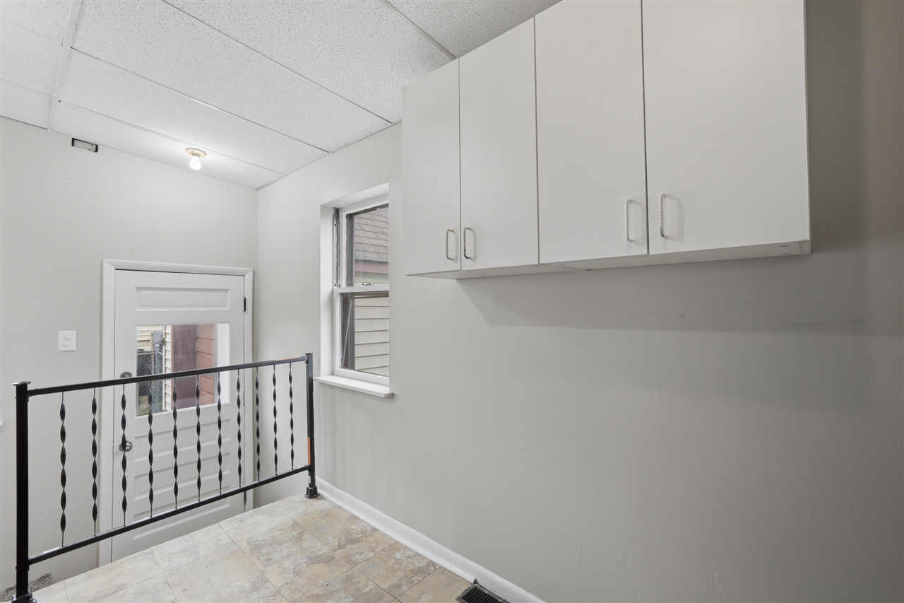 35230 Sheffield Street, Westland, MI, 48186-4456