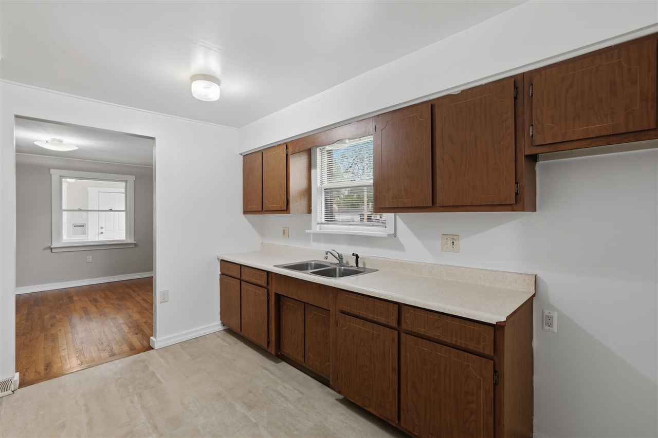 35230 Sheffield Street, Westland, MI, 48186-4456