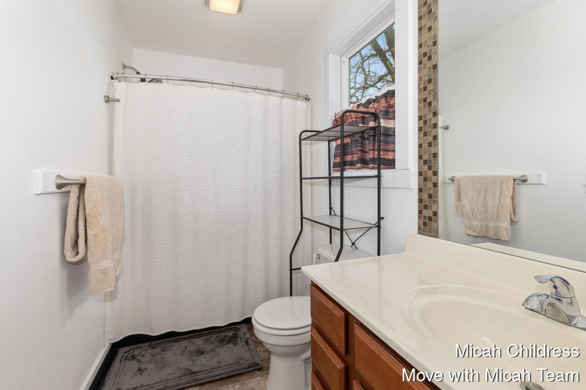40 E Maple Street, Cedar Springs, MI, 49319