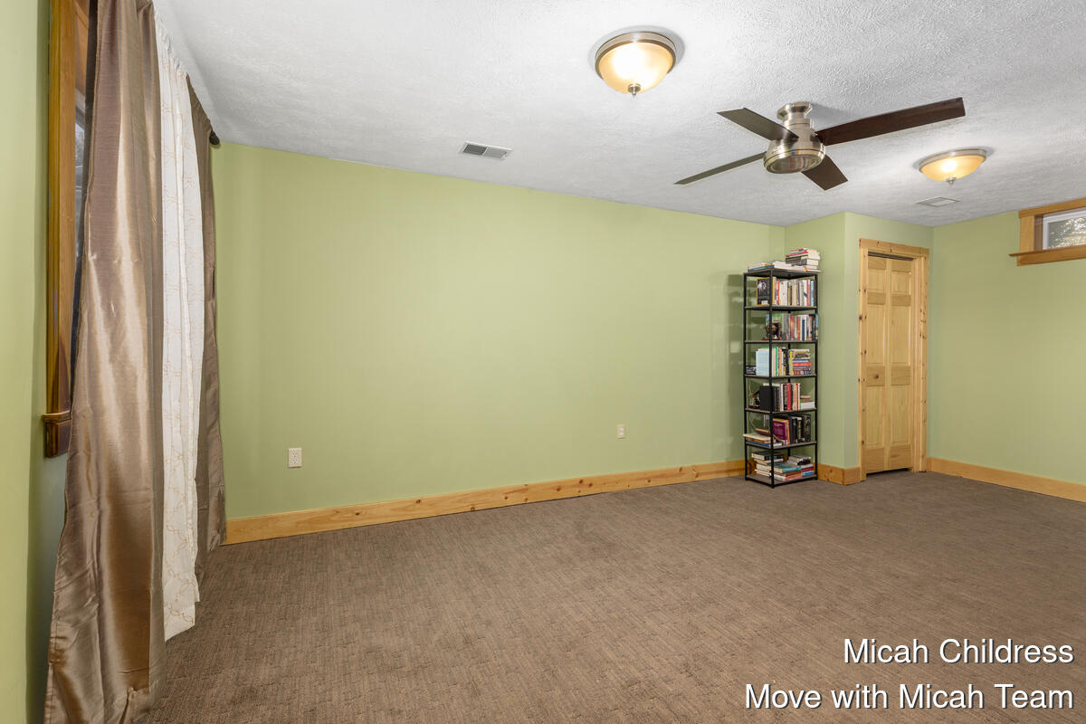 40 E Maple Street, Cedar Springs, MI, 49319