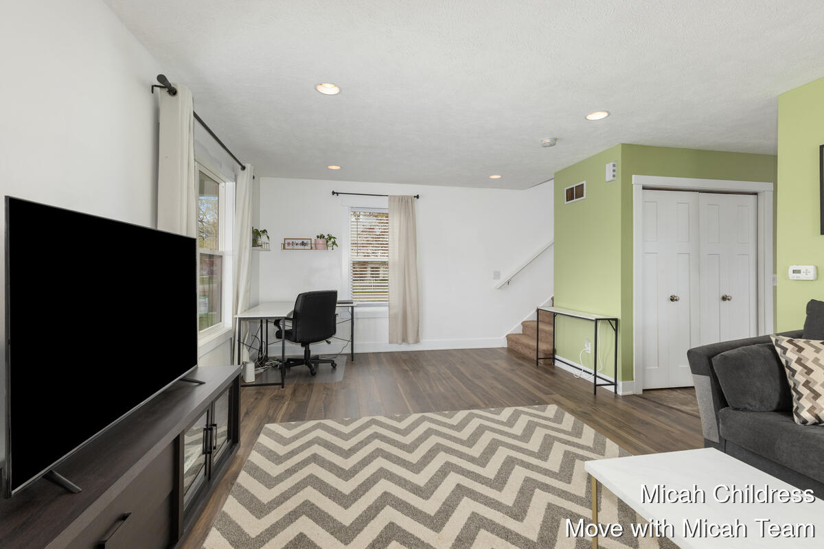 40 E Maple Street, Cedar Springs, MI, 49319