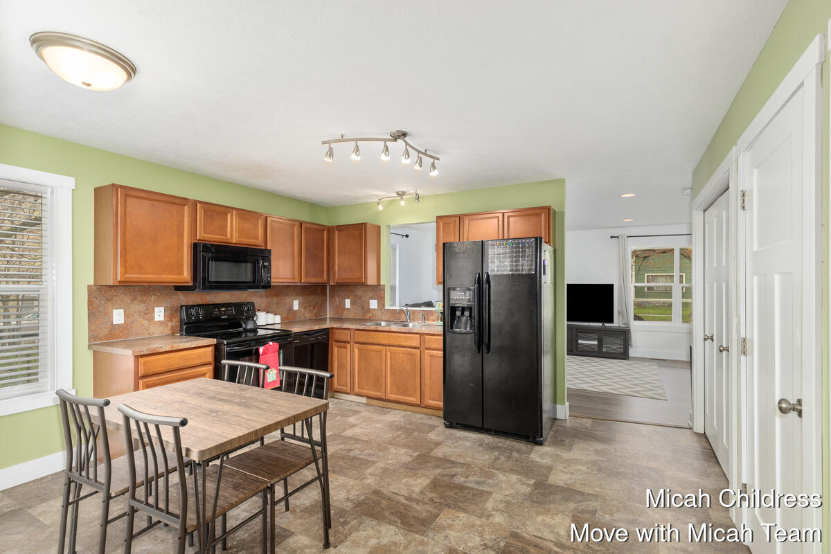 40 E Maple Street, Cedar Springs, MI, 49319