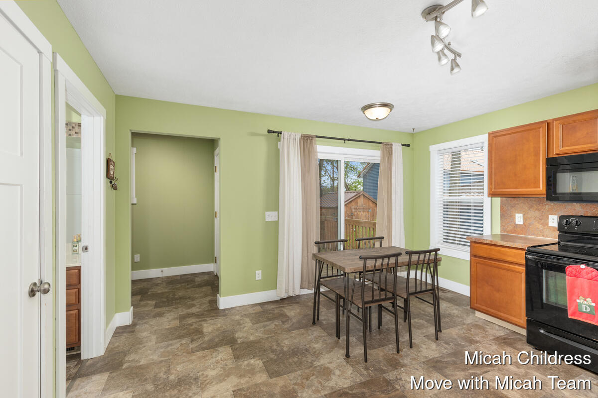 40 E Maple Street, Cedar Springs, MI, 49319