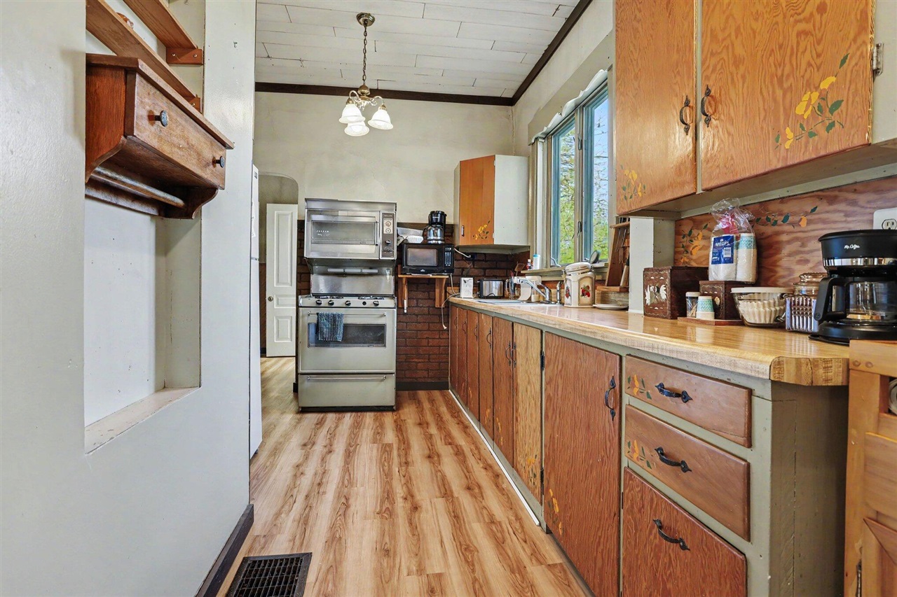 4360 Waldorf Road, Delton, MI, 49046