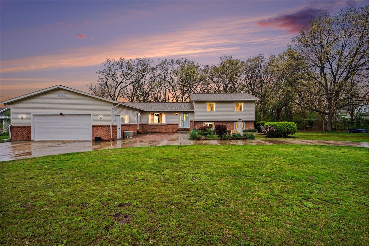 1st image of 15378 Mcleans, Spring Lake, MI 49456 | MLS# 70529486