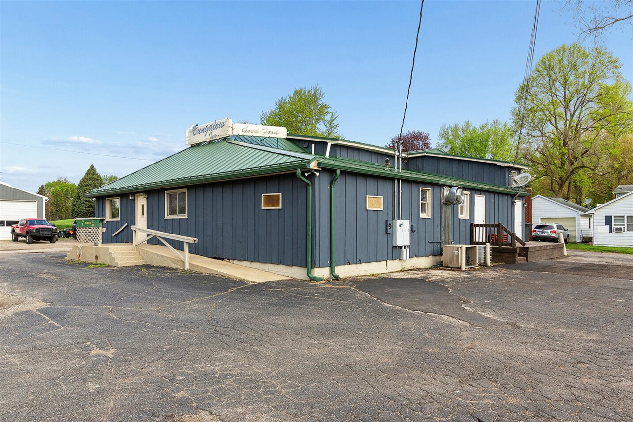 202 U.S. 12, Galien, MI, 49113