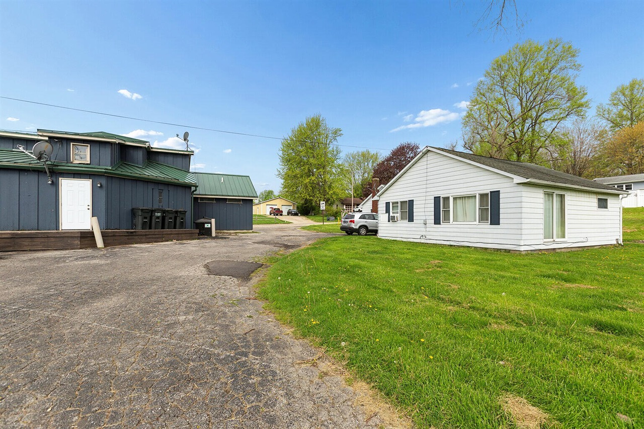 202 U.S. 12, Galien, MI, 49113