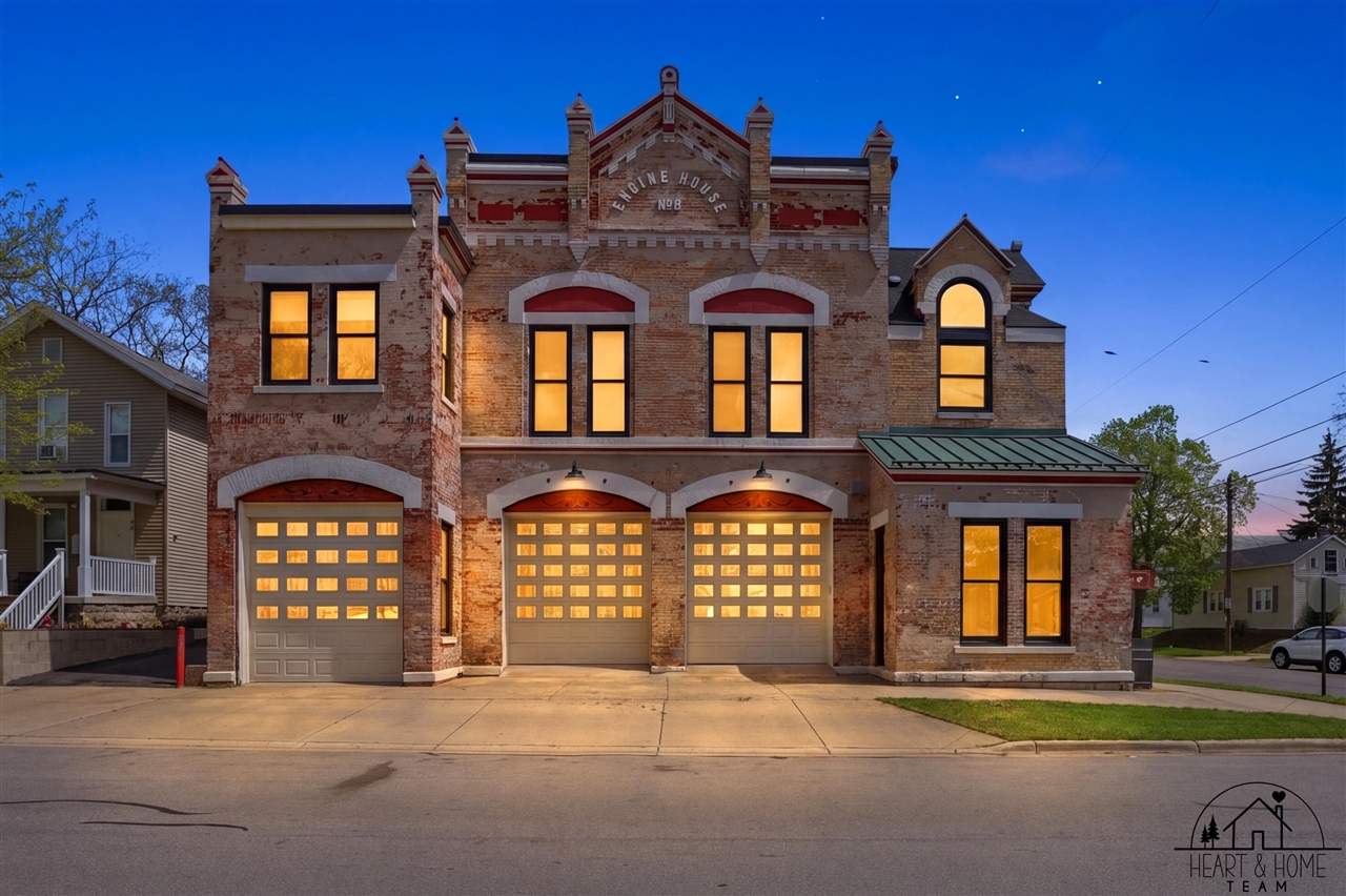 1st image of 40 Lexington Ave, Grand Rapids, MI 49504 | MLS# 70529490