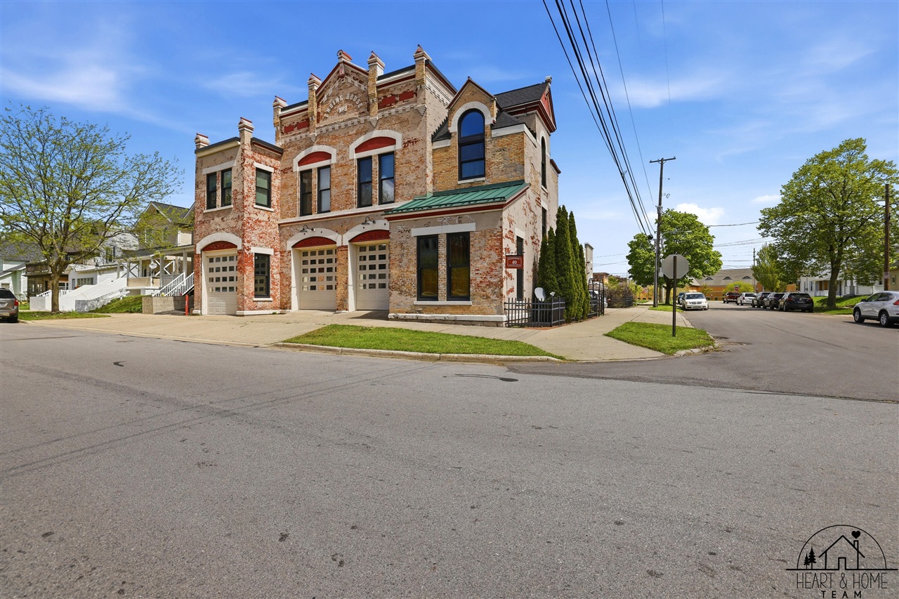 3rd image of 40 Lexington Ave, Grand Rapids, MI 49504 | MLS# 70529490