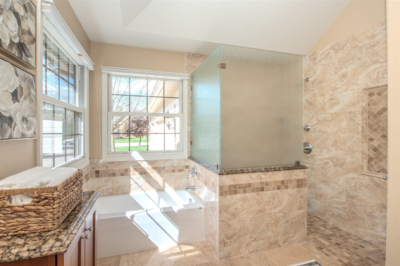1453 Waterways Drive, Ann Arbor, MI, 48108-2757