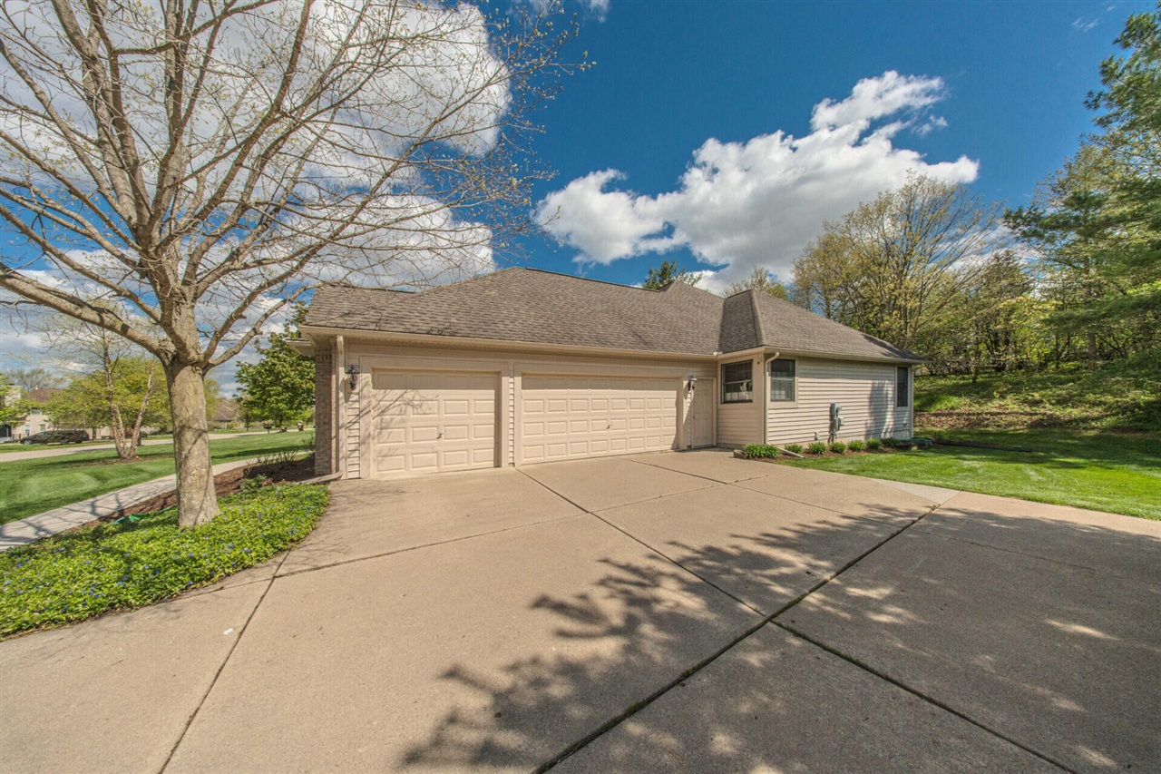 1453 Waterways Drive, Ann Arbor, MI, 48108-2757