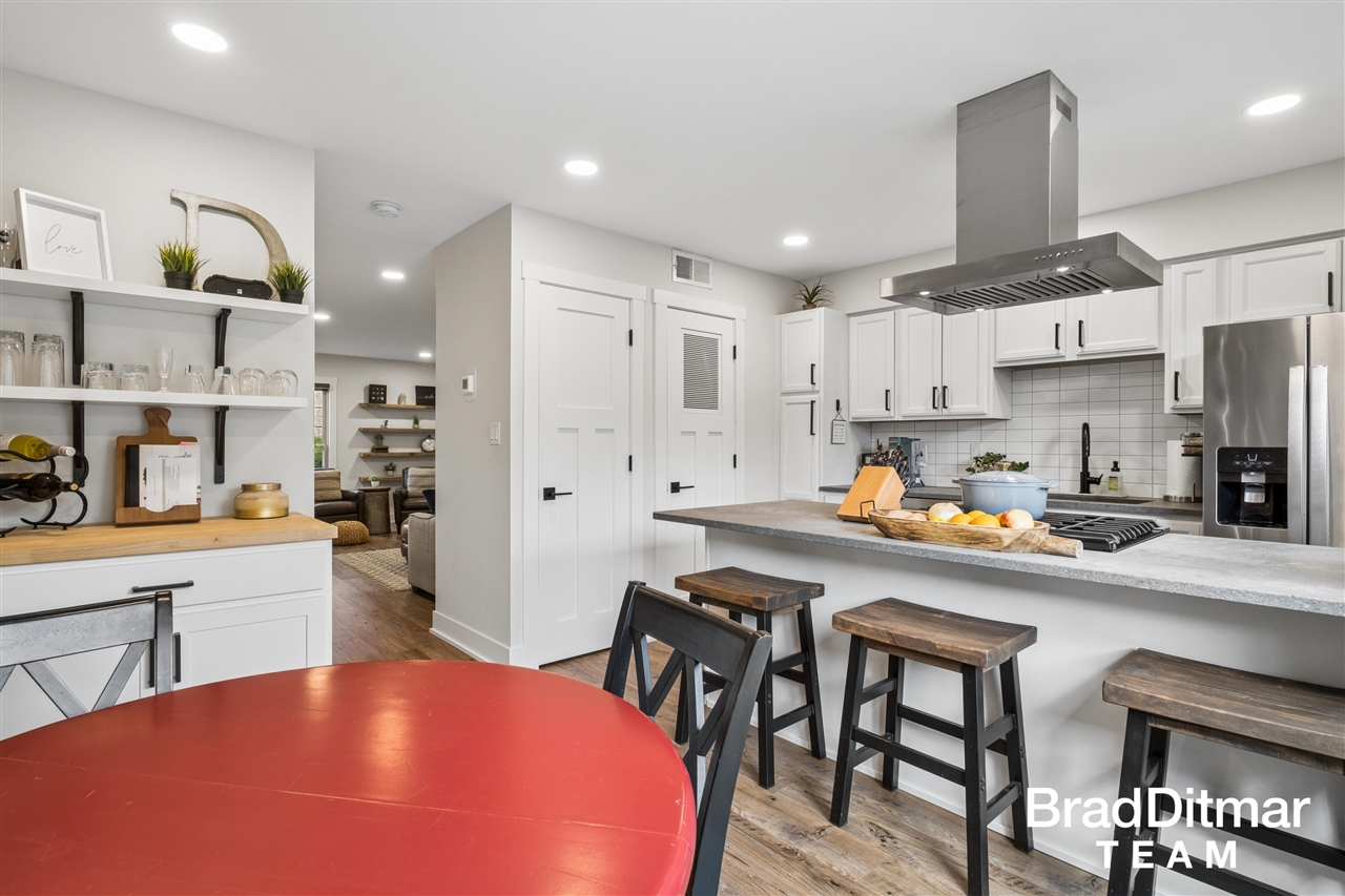 2436 Abbington Drive, Grand Rapids, MI, 49506-5402