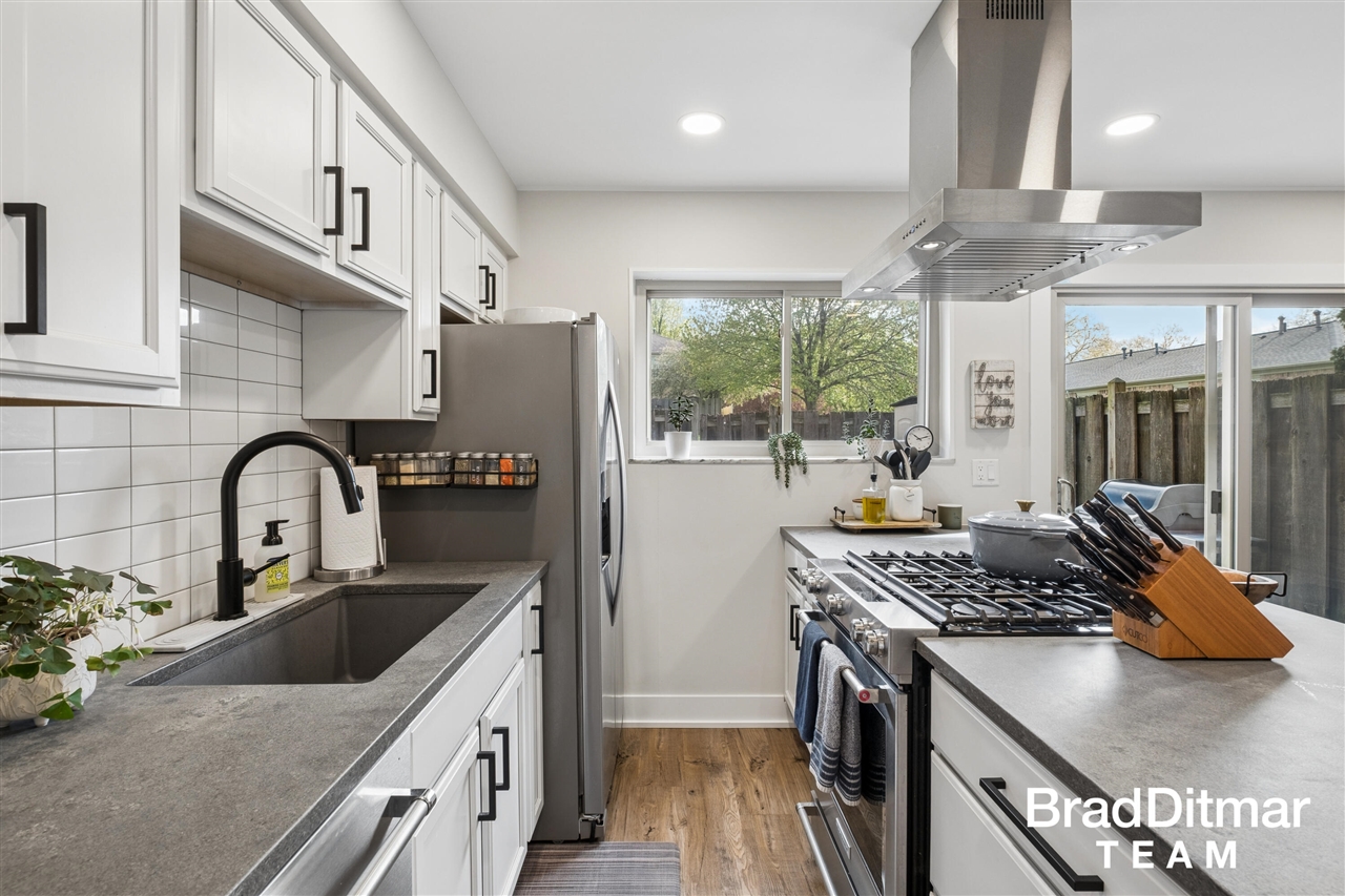 2436 Abbington Drive, Grand Rapids, MI, 49506-5402